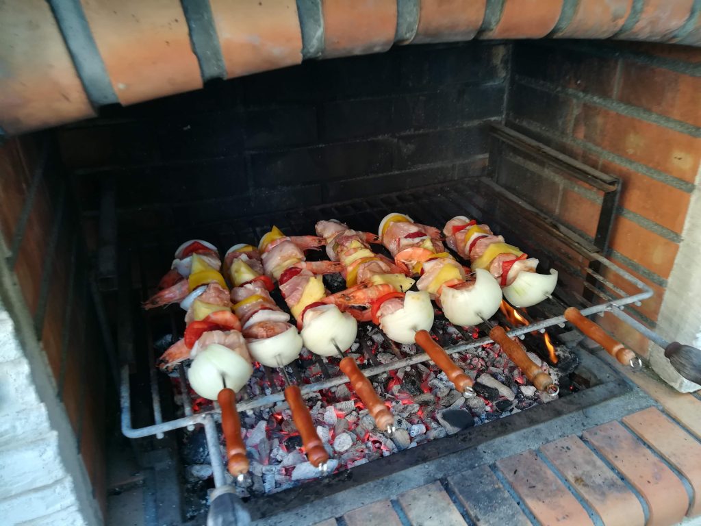 grelhar as espetadas