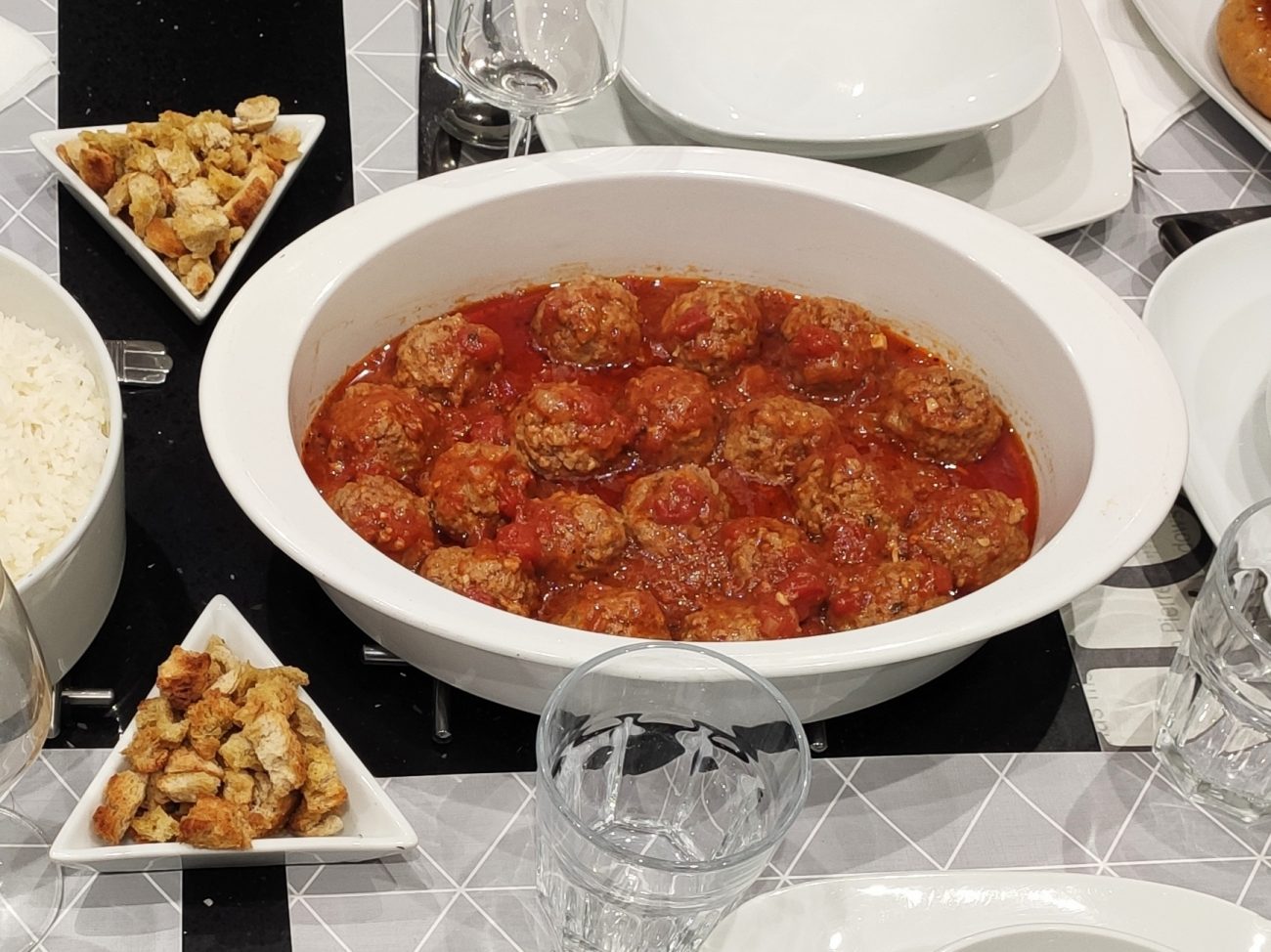 Almôndegas em molho de tomate